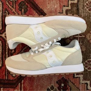 NWOB Cream and White Saucony Sneakers Men’s Size 7, Women’s Size 9 (never worn)